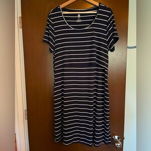 Kindred Bravely Navy Stripe Maternity and Nursing Dress NWOT Size XL